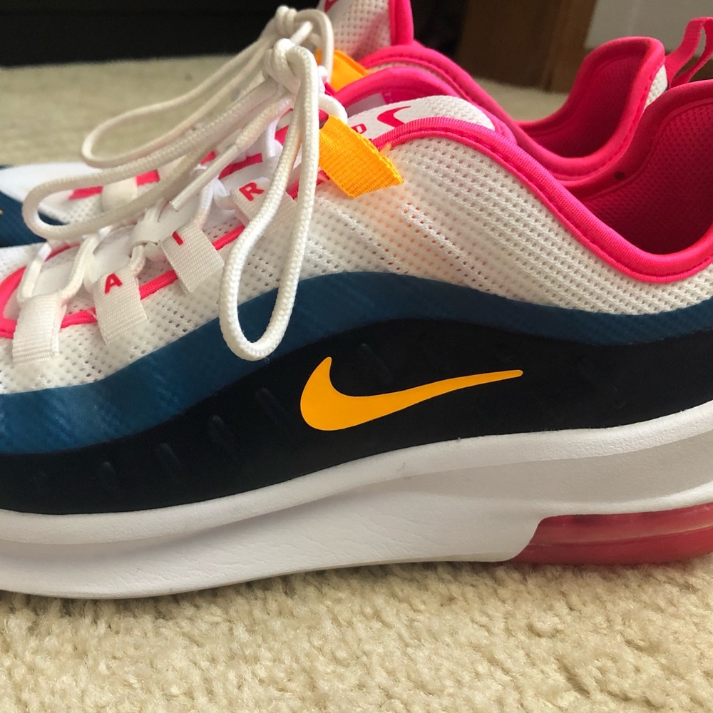 Women’s Nike Air Max Axis